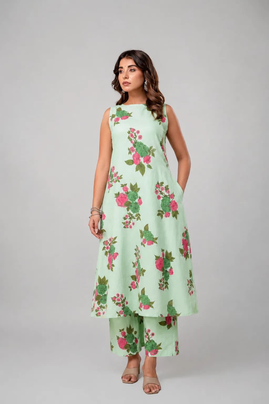Label ​Minara Mint Blossom Floral Set